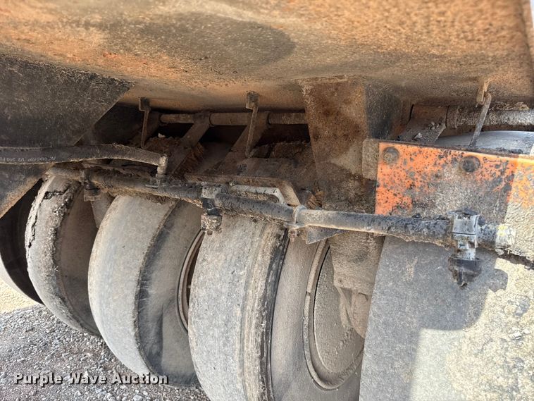 image for item ES5819 2000 Hypac C530AH pneumatic roller