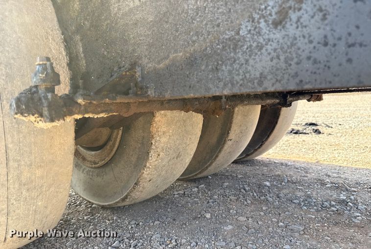 image for item ES5819 2000 Hypac C530AH pneumatic roller