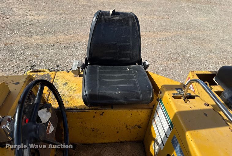 image for item ES5819 2000 Hypac C530AH pneumatic roller