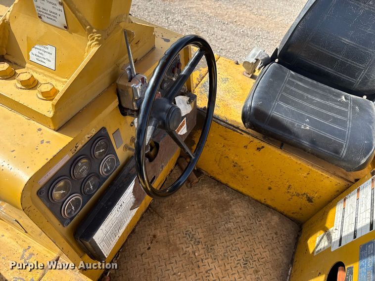 image for item ES5819 2000 Hypac C530AH pneumatic roller