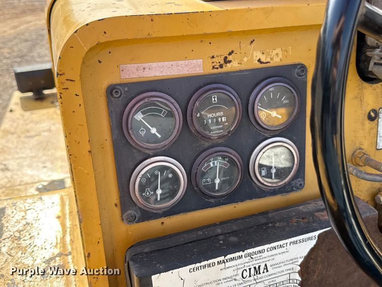 image for item ES5819 2000 Hypac C530AH pneumatic roller