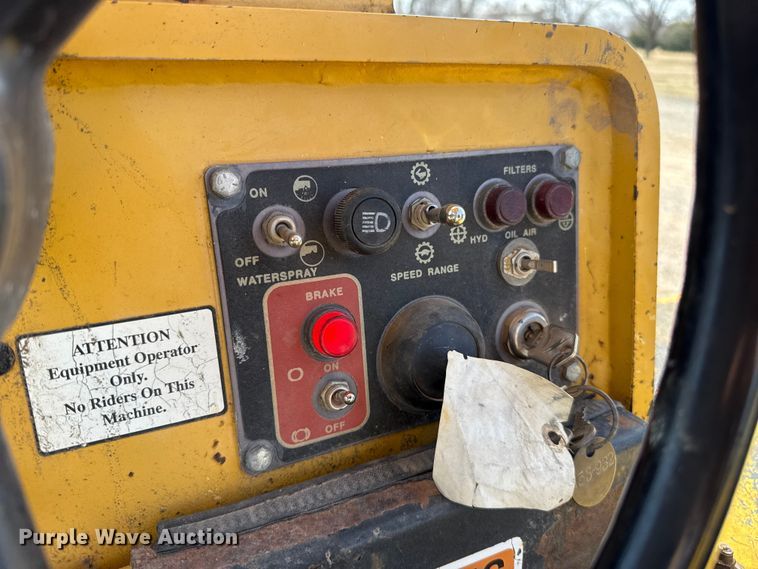 image for item ES5819 2000 Hypac C530AH pneumatic roller