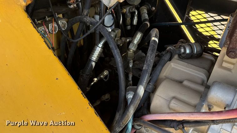 image for item ES5819 2000 Hypac C530AH pneumatic roller