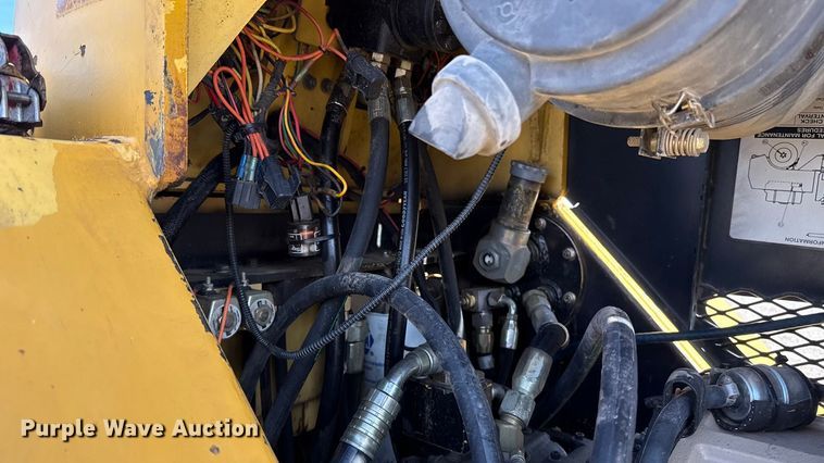 image for item ES5819 2000 Hypac C530AH pneumatic roller