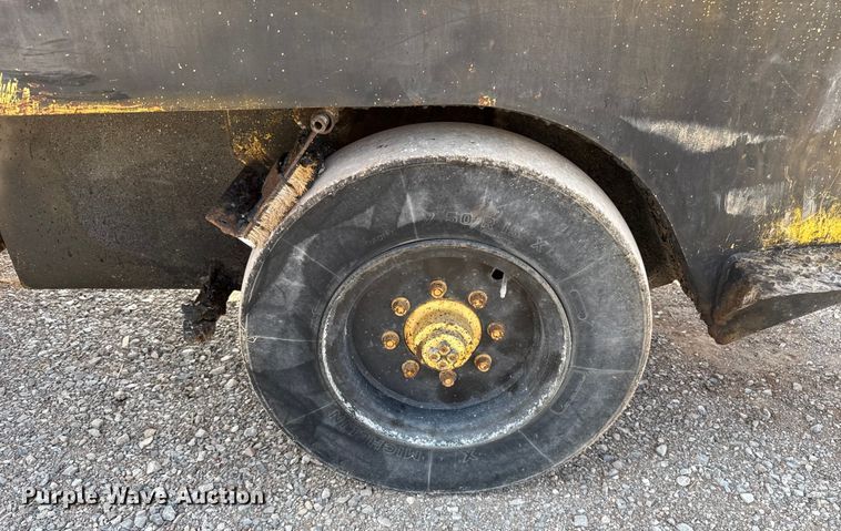 image for item ES5819 2000 Hypac C530AH pneumatic roller