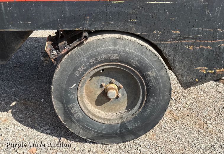 image for item ES5819 2000 Hypac C530AH pneumatic roller