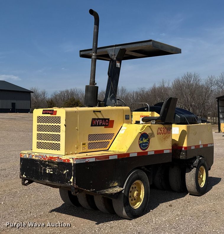 image for item ES5820 2007 Hypac C530AH pneumatic roller