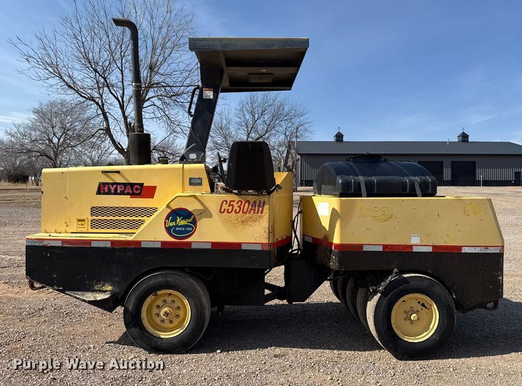 image for item ES5820 2007 Hypac C530AH pneumatic roller