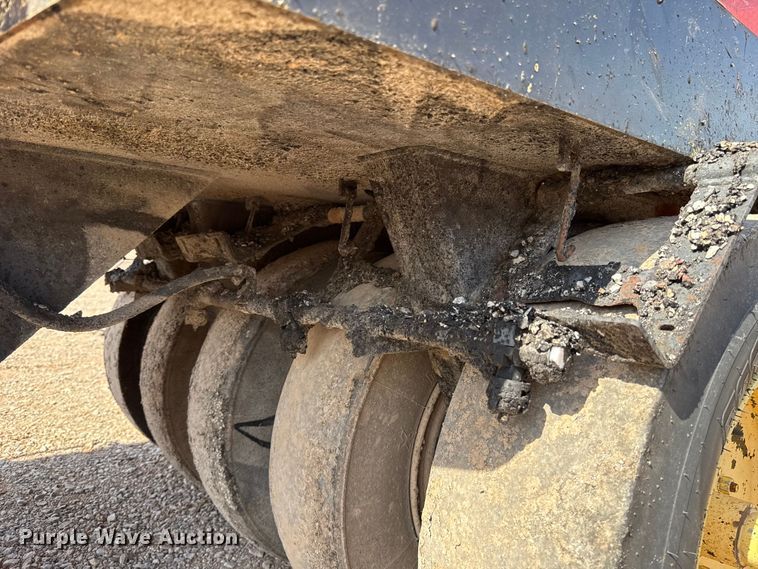 image for item ES5820 2007 Hypac C530AH pneumatic roller