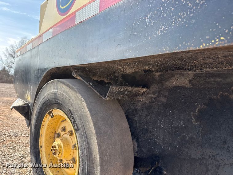 image for item ES5820 2007 Hypac C530AH pneumatic roller