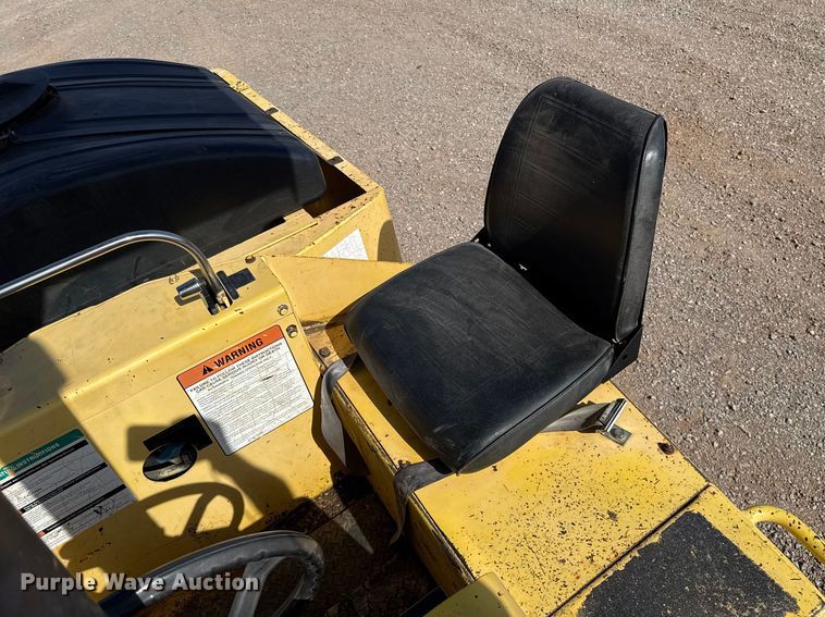 image for item ES5820 2007 Hypac C530AH pneumatic roller