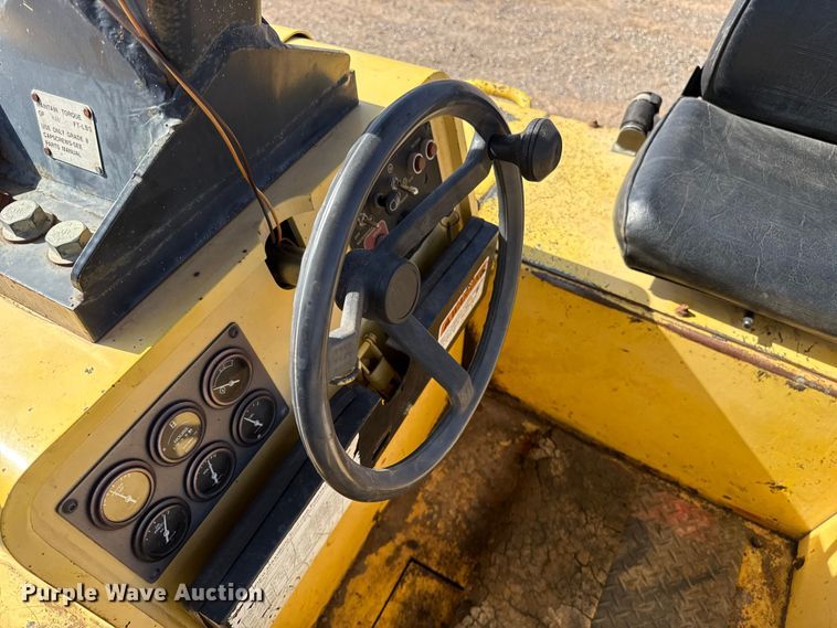 image for item ES5820 2007 Hypac C530AH pneumatic roller