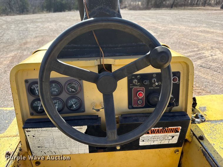 image for item ES5820 2007 Hypac C530AH pneumatic roller