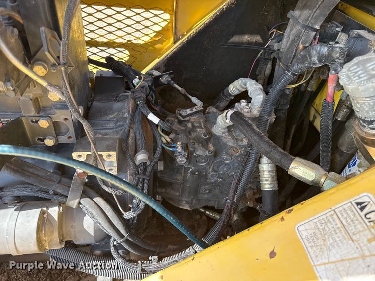 image for item ES5820 2007 Hypac C530AH pneumatic roller