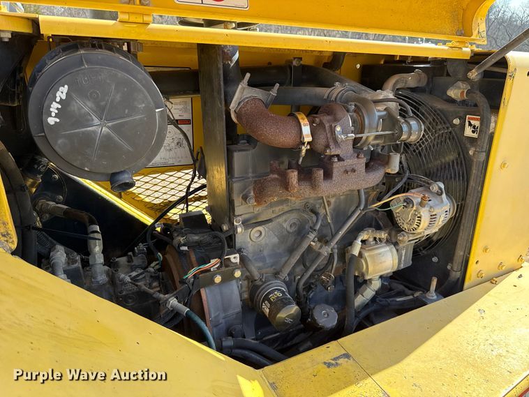 image for item ES5820 2007 Hypac C530AH pneumatic roller