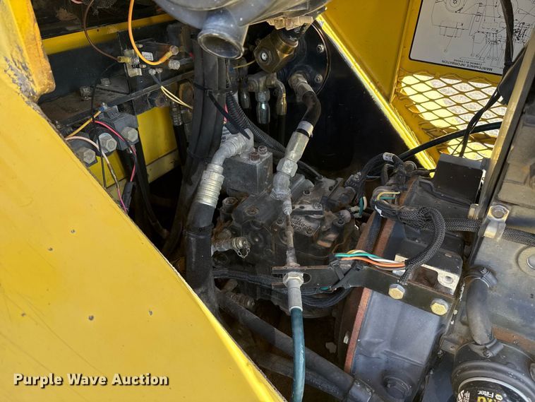 image for item ES5820 2007 Hypac C530AH pneumatic roller