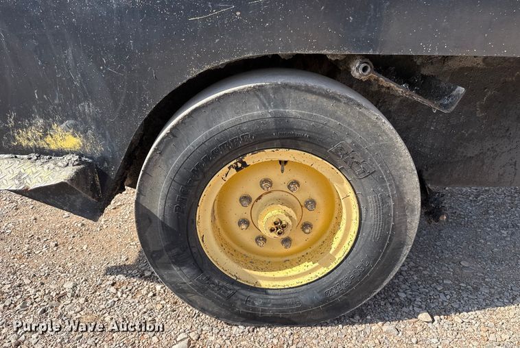 image for item ES5820 2007 Hypac C530AH pneumatic roller