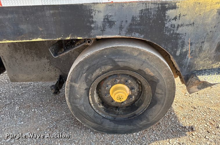 image for item ES5820 2007 Hypac C530AH pneumatic roller