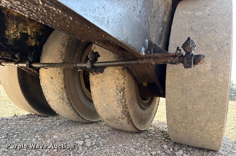 image for item ES5820 2007 Hypac C530AH pneumatic roller