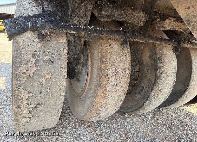 image for item ES5820 2007 Hypac C530AH pneumatic roller