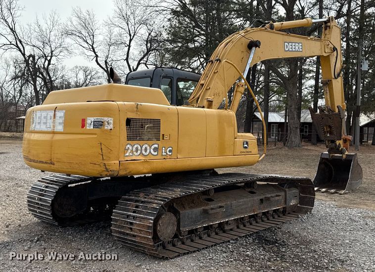 image for item ES5821 2006 John Deere 200C LC excavator