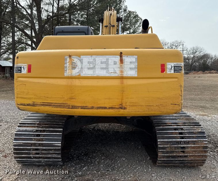 image for item ES5821 2006 John Deere 200C LC excavator