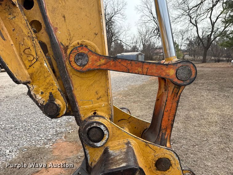 image for item ES5821 2006 John Deere 200C LC excavator