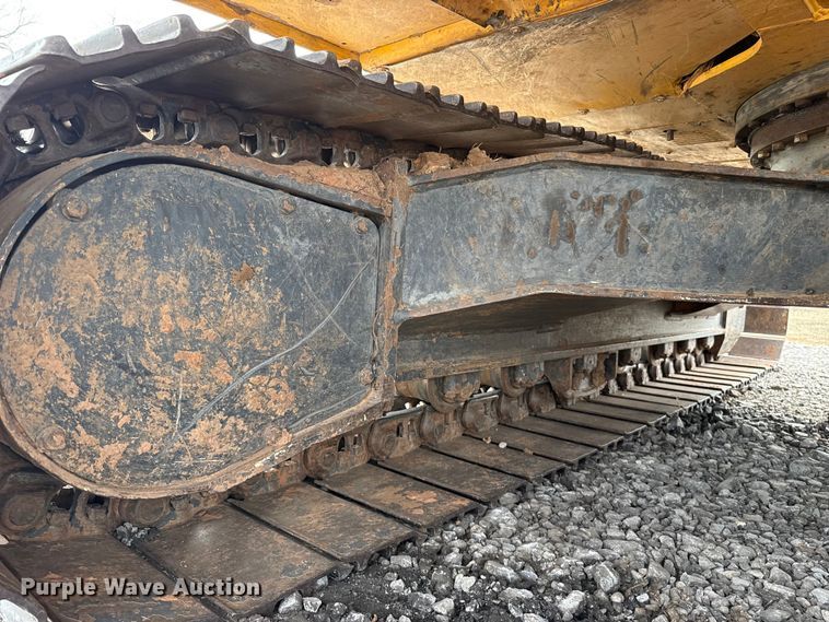 image for item ES5821 2006 John Deere 200C LC excavator