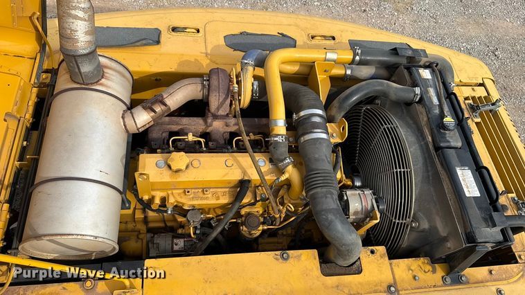 image for item ES5821 2006 John Deere 200C LC excavator