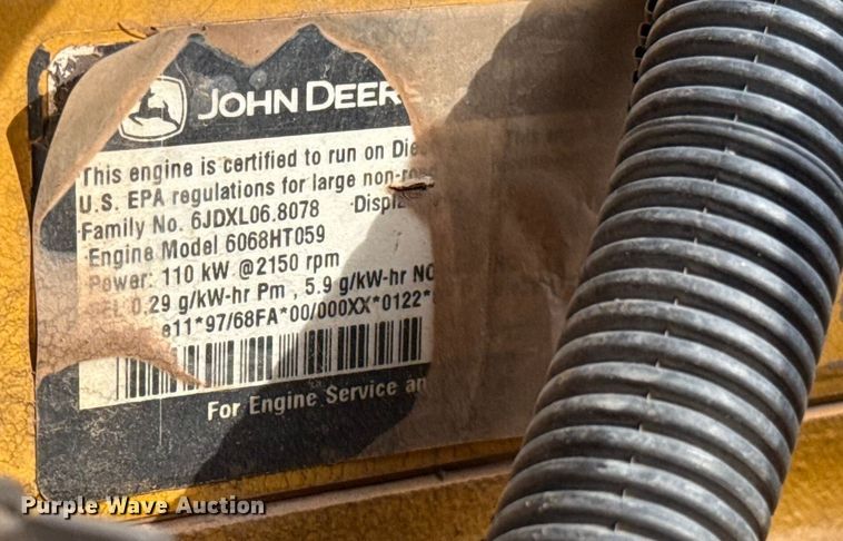 image for item ES5821 2006 John Deere 200C LC excavator