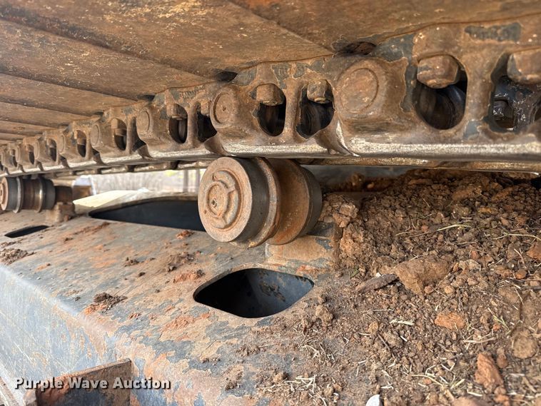 image for item ES5821 2006 John Deere 200C LC excavator