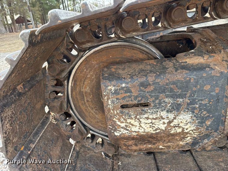 image for item ES5821 2006 John Deere 200C LC excavator