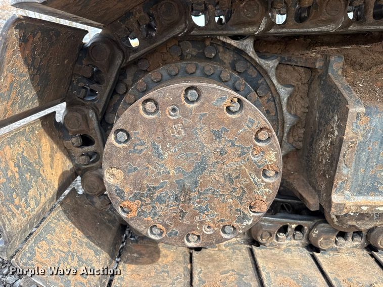 image for item ES5821 2006 John Deere 200C LC excavator