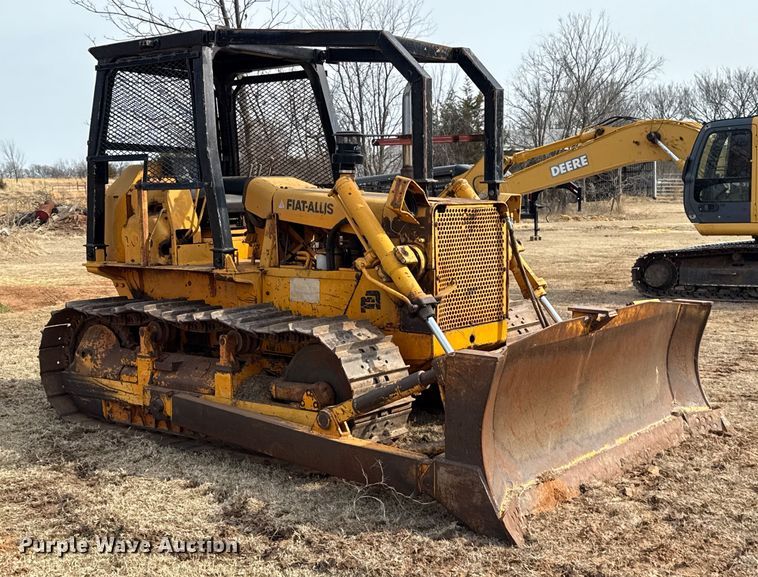 image for item ES5822 1976 Fiat-Allis 10-B bull dozer