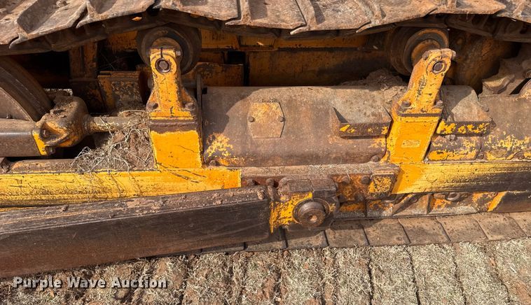 image for item ES5822 1976 Fiat-Allis 10-B bull dozer