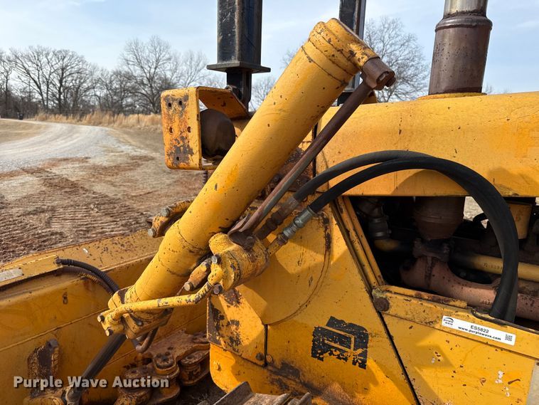 image for item ES5822 1976 Fiat-Allis 10-B bull dozer