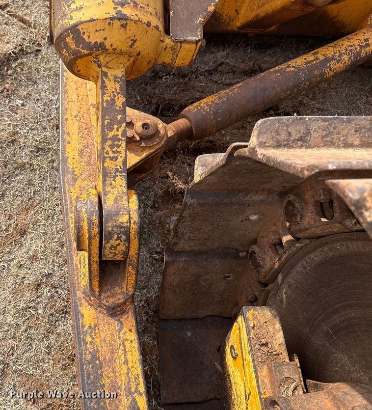 image for item ES5822 1976 Fiat-Allis 10-B bull dozer