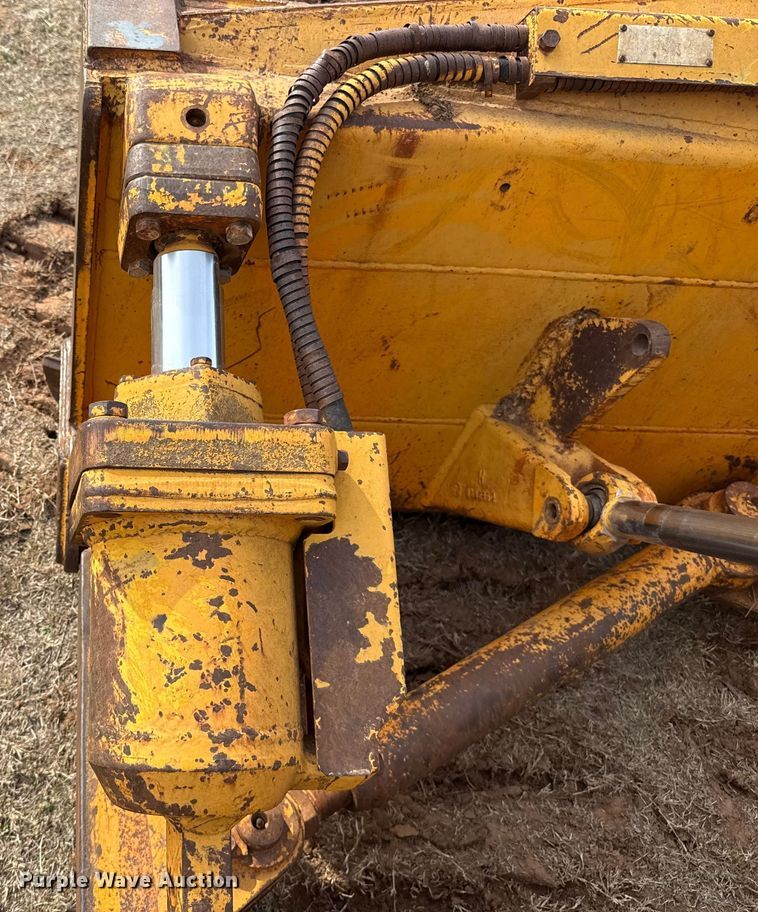 image for item ES5822 1976 Fiat-Allis 10-B bull dozer