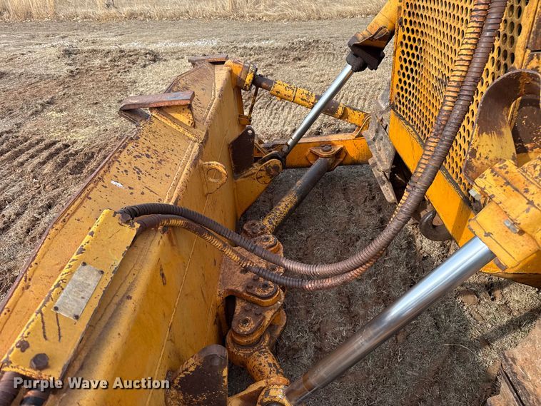 image for item ES5822 1976 Fiat-Allis 10-B bull dozer