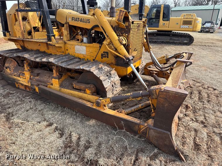 image for item ES5822 1976 Fiat-Allis 10-B bull dozer