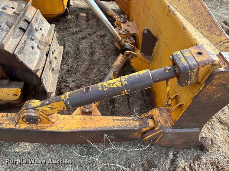 image for item ES5822 1976 Fiat-Allis 10-B bull dozer