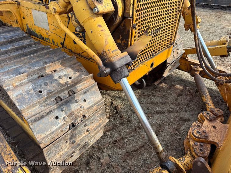 image for item ES5822 1976 Fiat-Allis 10-B bull dozer