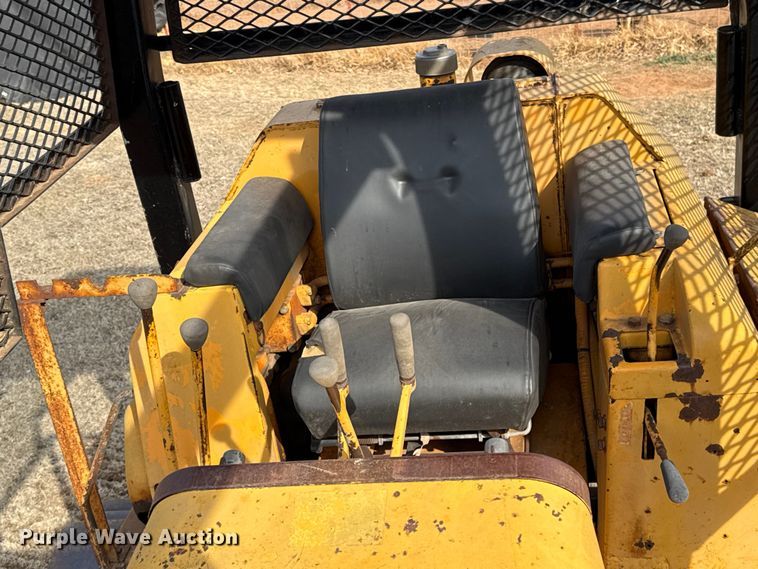 image for item ES5822 1976 Fiat-Allis 10-B bull dozer