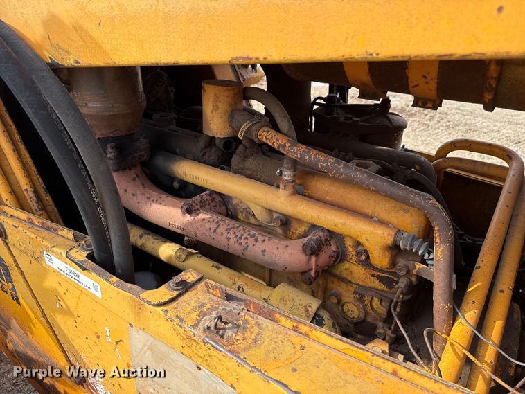 image for item ES5822 1976 Fiat-Allis 10-B bull dozer