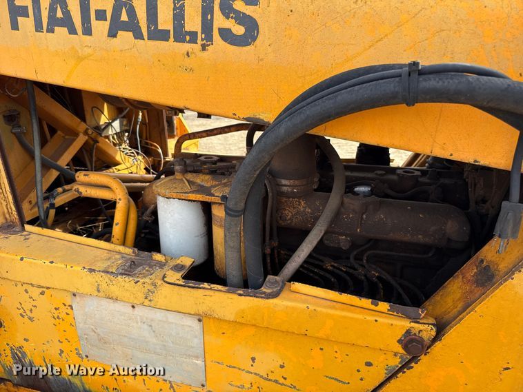 image for item ES5822 1976 Fiat-Allis 10-B bull dozer