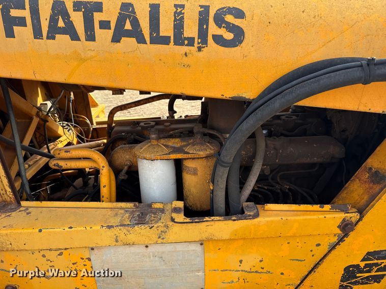 image for item ES5822 1976 Fiat-Allis 10-B bull dozer