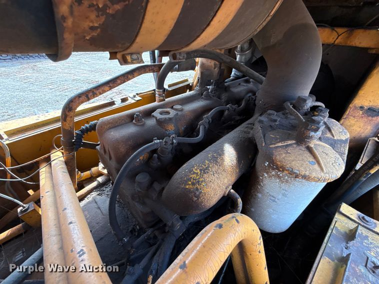 image for item ES5822 1976 Fiat-Allis 10-B bull dozer