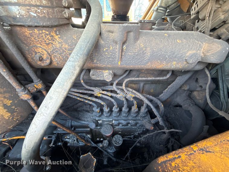 image for item ES5822 1976 Fiat-Allis 10-B bull dozer