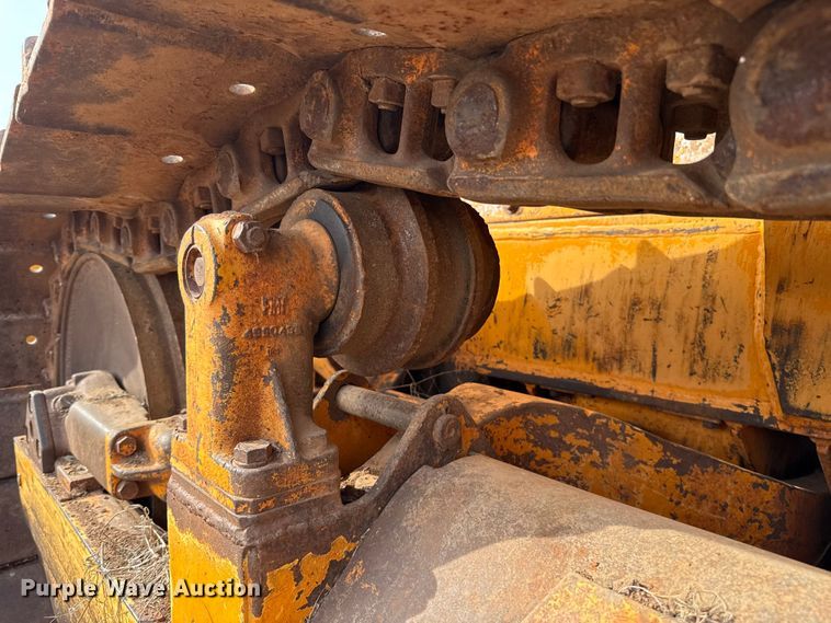 image for item ES5822 1976 Fiat-Allis 10-B bull dozer