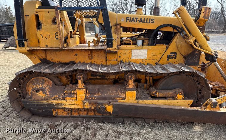 image for item ES5822 1976 Fiat-Allis 10-B bull dozer
